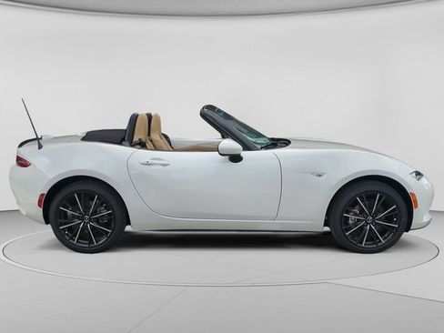 New 2026 MAZDA MX-5 Miata Grand Touring RWD image 2