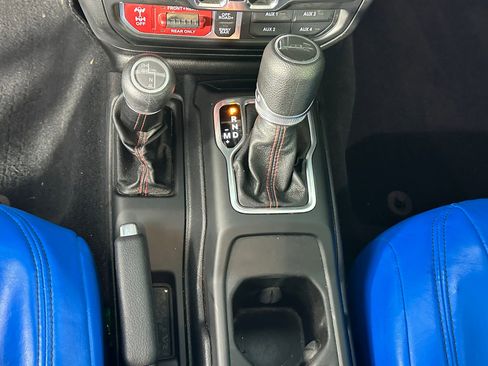 Used 2020 Jeep Gladiator Rubicon image 12