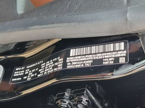 Used 2018 Maserati Levante AWD/4WD image 25