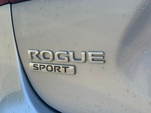 Used 2019 Nissan Rogue Sport S FWD image 5