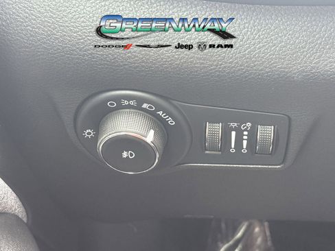 New 2026 Jeep Compass Latitude image 19