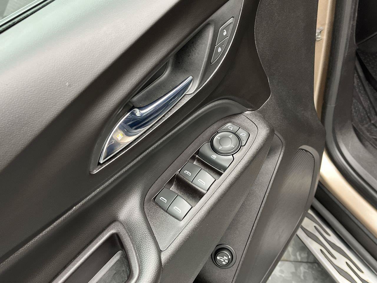 Used 2018 Chevrolet Equinox LT AWD/4WD image 7
