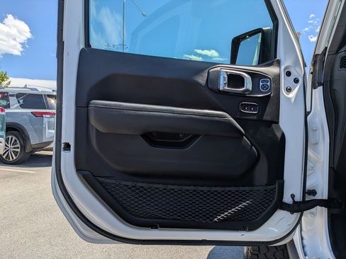 Used 2020 Jeep Gladiator Rubicon AWD/4WD image 11
