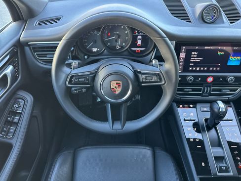 Certified 2025 Porsche Macan AWD/4WD image 15