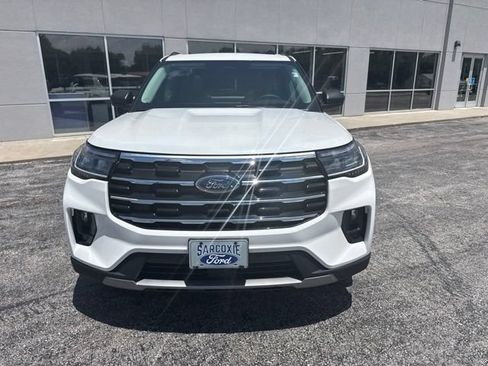 New 2026 Ford Explorer Active w/ Active Comfort Package AWD/4WD image 2