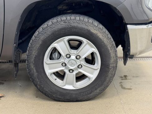 Used 2018 Toyota Tundra SR5 w/ SR5 Upgrade Package image 4