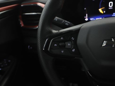 Used 2024 Chevrolet TrailBlazer RS w/ Driver Confidence Package image 24