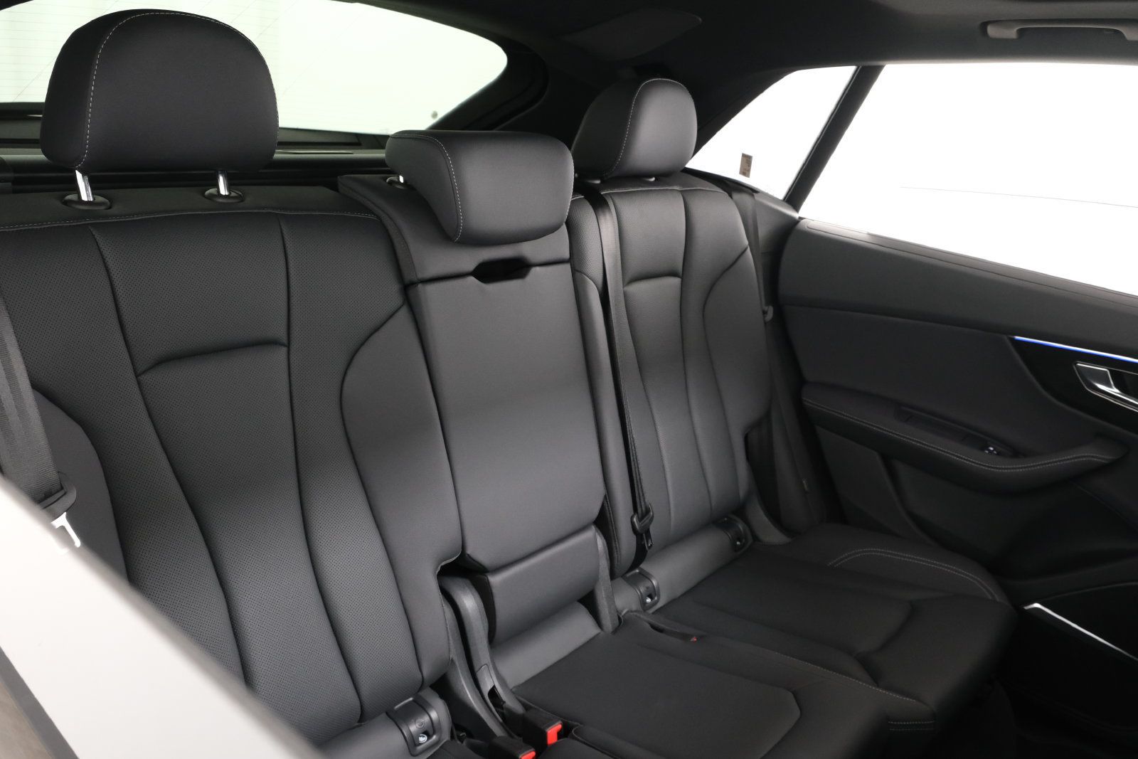 Used 2025 Audi Q8 Premium Plus AWD/4WD image 38