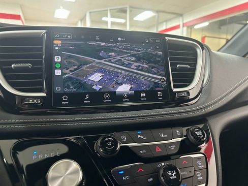 New 2026 Chrysler Pacifica Select image 25