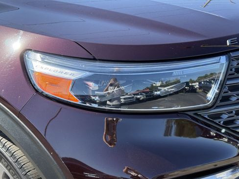 Certified 2022 Ford Explorer XLT w/ Equipment Group 202A AWD/4WD image 9
