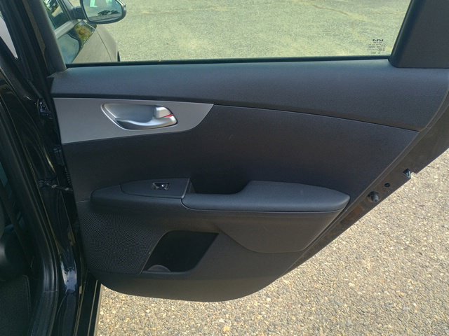 Used 2023 Kia Forte LXS w/ LXS Technology Package FWD image 16
