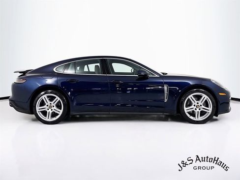 Used 2022 Porsche Panamera 4 Platinum Edition image 8
