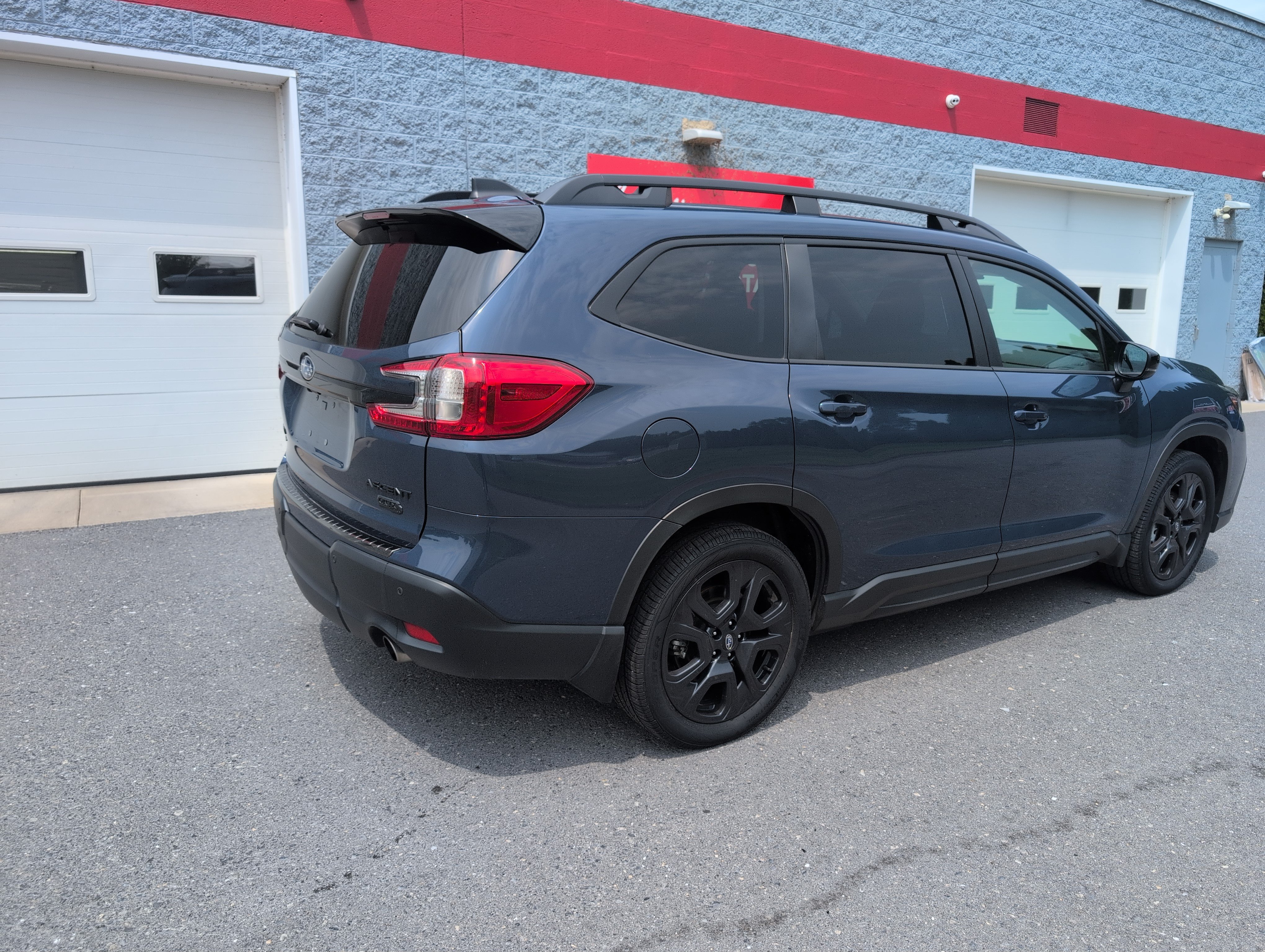 Used 2024 Subaru Ascent Onyx Edition Limited AWD/4WD image 3