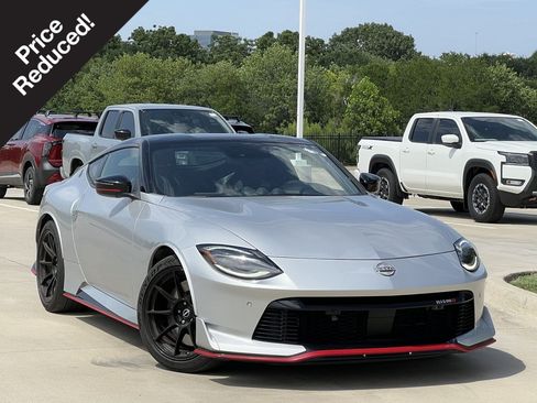 Used 2025 Nissan Z NISMO w/ Floor Mat Package RWD image 1