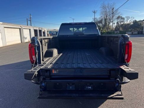 Used 2023 GMC Sierra 3500 Denali w/ Denali Ultimate Package image 10