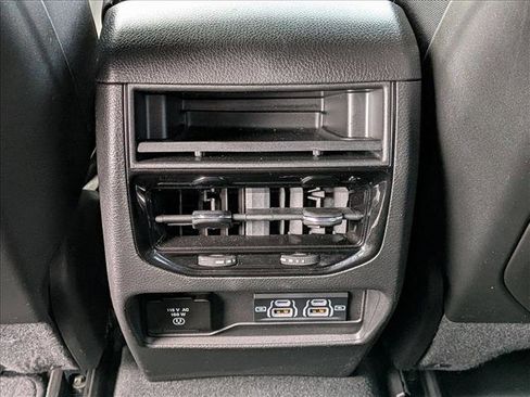 Used 2024 Jeep Grand Cherokee Altitude RWD image 17