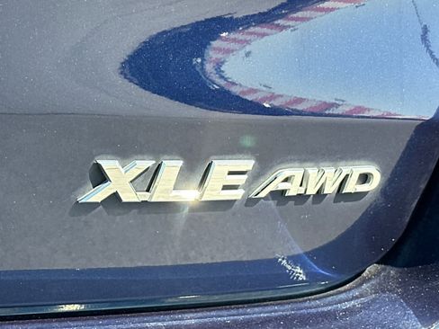 Used 2016 Toyota Highlander XLE AWD/4WD image 32