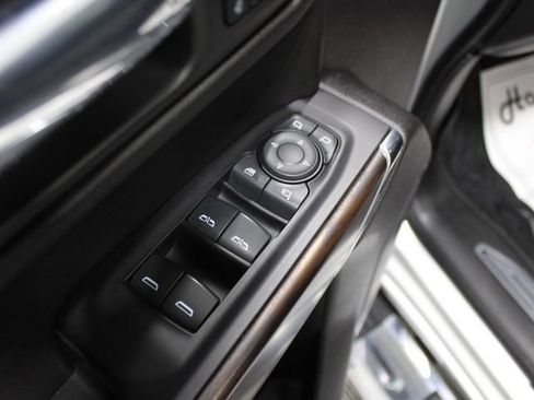 Used 2021 GMC Sierra 1500 SLT image 19