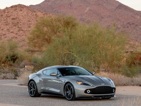 Used 2018 Aston Martin Vanquish Zagato RWD image 2
