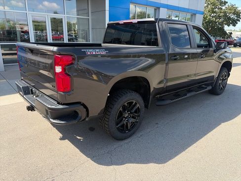 Used 2021 Chevrolet Silverado 1500 LT Trail Boss w/ Bed Protection Package AWD/4WD image 3