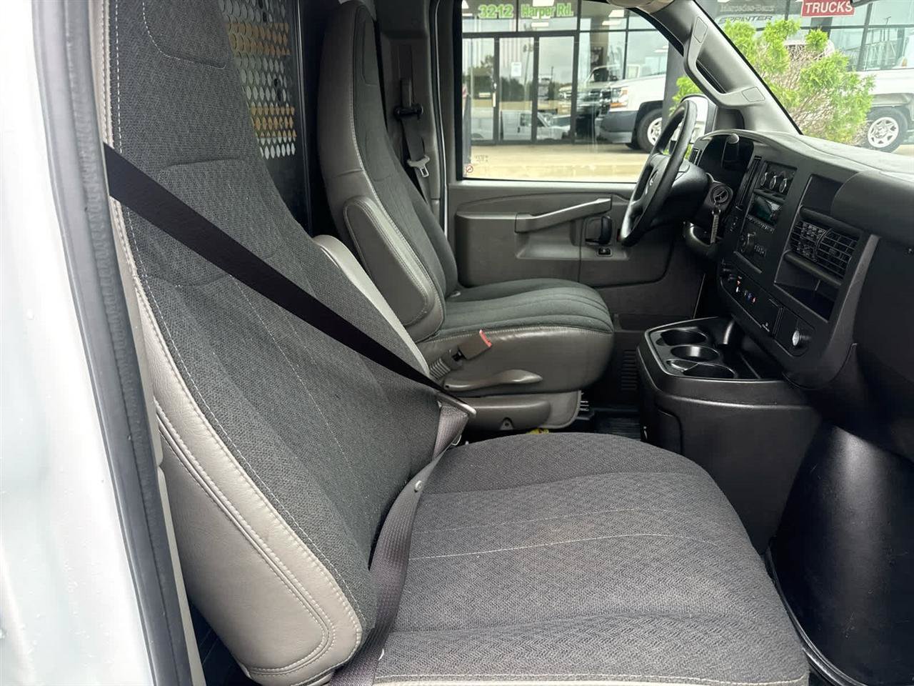 Used 2025 GMC Savana 2500 w/ Driver Convenience Package RWD image 18