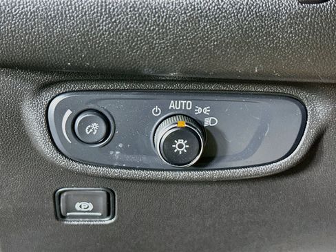 Used 2024 GMC Terrain SLE AWD/4WD image 16