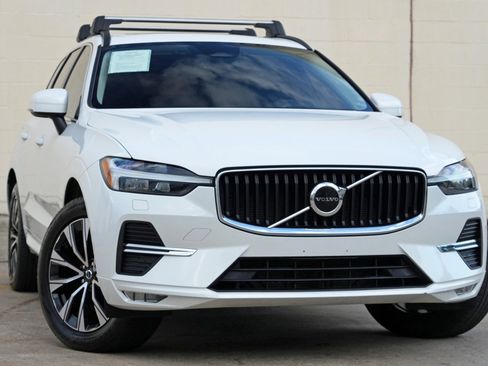 Used 2023 Volvo XC60 B5 Core w/ Climate Package FWD image 2
