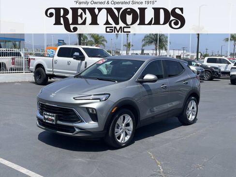 Used 2025 Buick Encore GX Preferred FWD image 1