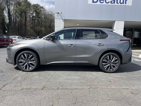 New 2026 Subaru Solterra image 2