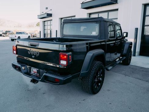 Used 2020 Jeep Gladiator Sport w/ Trailer Tow Package image 7