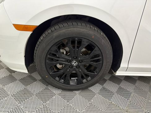 Used 2025 Honda Odyssey Sport-L image 13