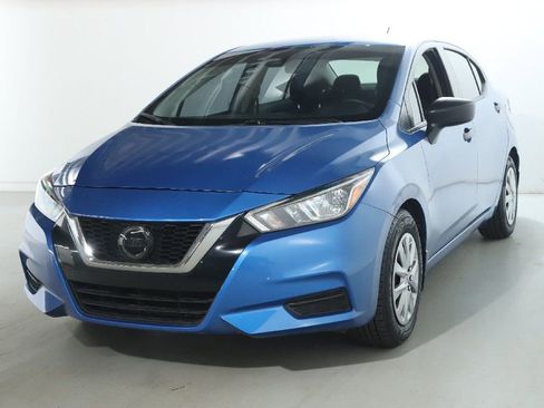 Used 2020 Nissan Versa S image 2