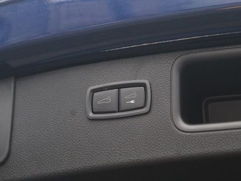 Certified 2022 Porsche Macan S image 13