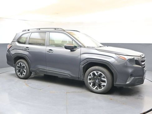 Used 2025 Subaru Forester Premium AWD/4WD image 7