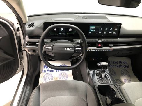 New 2025 Kia K4 LX image 26