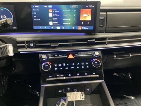 Used 2025 Hyundai Santa Fe Limited image 13