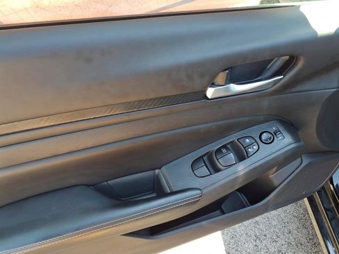 Used 2024 Nissan Altima 2.5 SV image 7