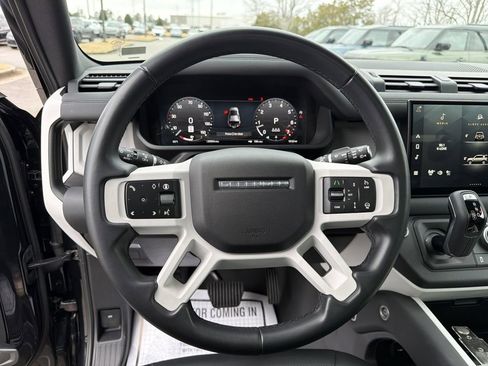 Used 2025 Land Rover Defender 110 S image 23