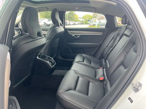 Certified 2022 Volvo S90 B6 Inscription w/ Advanced Package image 25