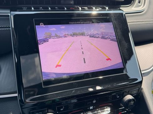 New 2025 Jeep Grand Cherokee 4WD image 22