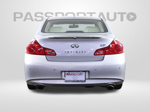 Used 2012 INFINITI G37 Journey w/ Premium Pkg image 9
