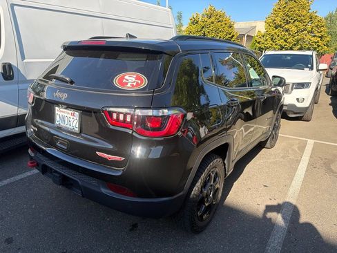 Used 2024 Jeep Compass Trailhawk w/ Trailer Tow Group AWD/4WD image 4