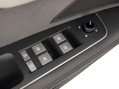 Used 2025 Audi S8 image 15