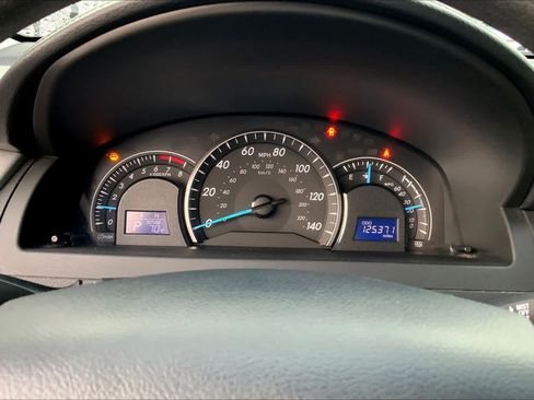Used 2013 Toyota Camry LE FWD image 24
