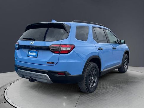 Certified 2023 Honda Pilot TrailSport image 5
