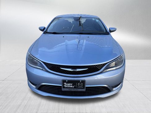 Used 2015 Chrysler 200 Limited w/ Convenience Group image 2