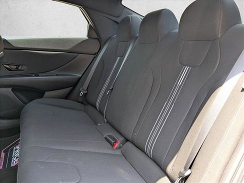 Used 2025 Hyundai Elantra Sport FWD image 18