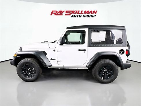 Used 2025 Jeep Wrangler Sport image 4