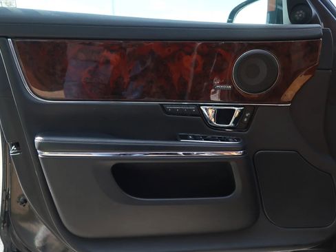 Used 2016 Jaguar XJ R-Sport image 42