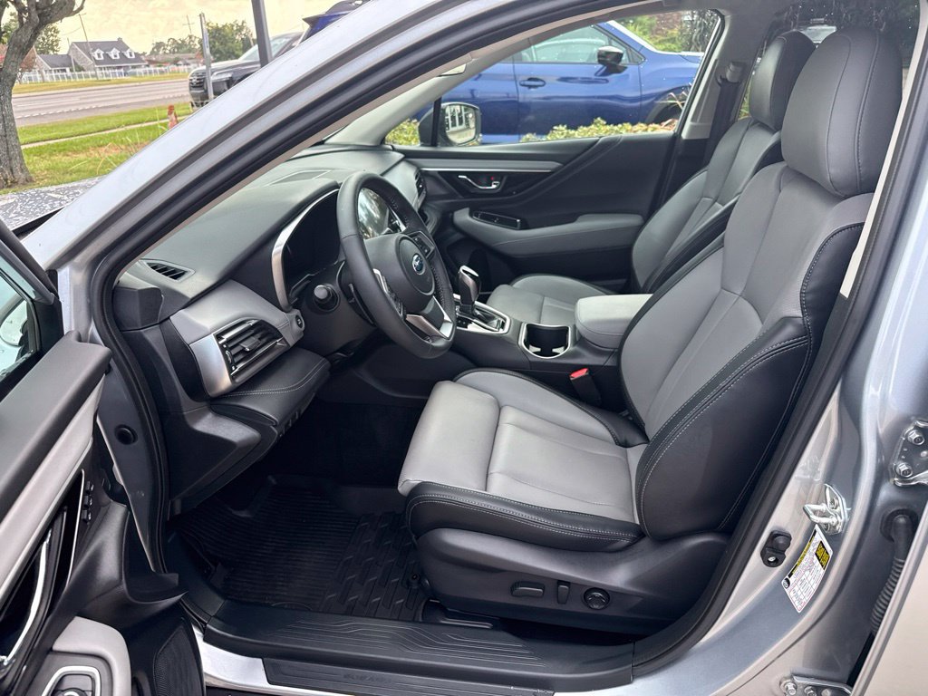 Certified 2025 Subaru Outback Limited AWD/4WD image 13